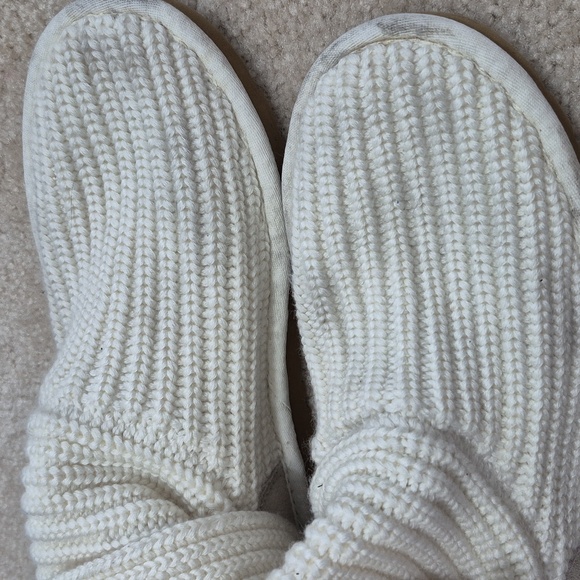 UGG Australia Classic Cardy CREAM Three Button Knit Boots Size 9 - Picture 13 of 16